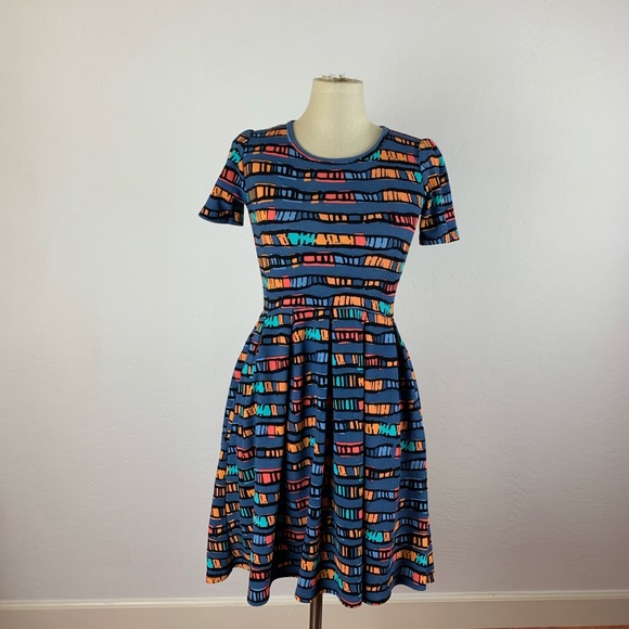 LuLaRoe Dresses & Skirts - LuLaRoe Patterned Amelia Dress